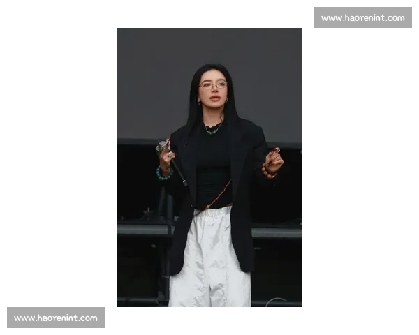 江映蓉精彩赛场表现引发观众热议与点评风潮 江映蓉精彩赛场表现引发观众热议与点评风潮